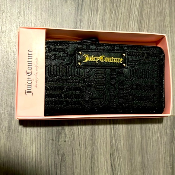 Juicy Couture Handbags - Juicy Couture wallet/wristlet for women. New with tags